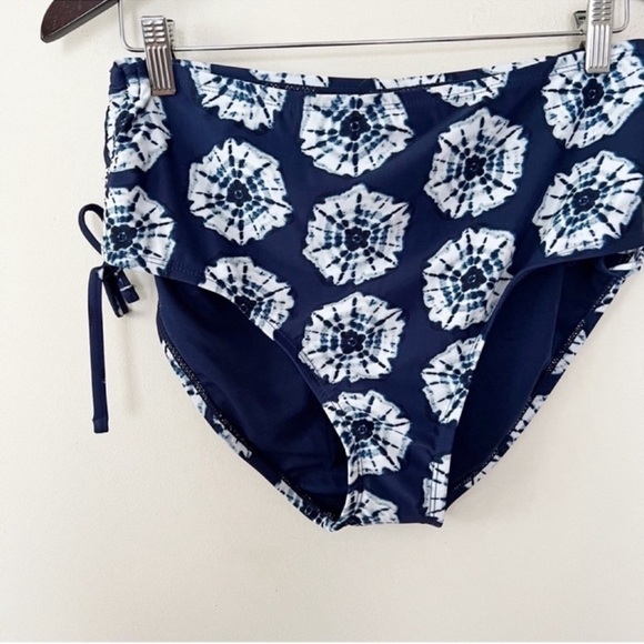 BCBG Paris Blue Tie Dye Floral Adjustable Cinched Side Swim Bottom Sz XXL NEW - Picture 2 of 9